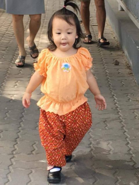 ชุดแฟนซีสำหรับเด็ก ชุดไทยเด็กหญิง  เสื้อไทยประยุกต์ แขนตุ๊กตา น้อง 1 ปี-12ปี  เสื้อไทยประยุกต์แขนตุ๊กตา