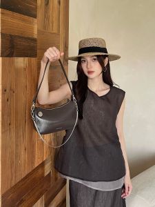 High-end glossy oil wax leather bag Korean-style chain baguette bag Unique design single-shoulder crossbody commuter versatile small bag #71076