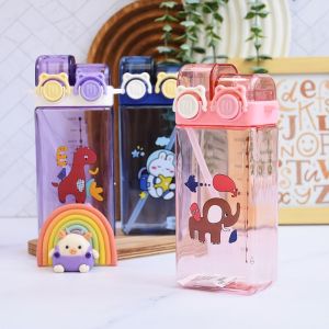 Botol Minum Anak 2in1 Kotak Unik Transparan Lucu Sedotan + Tali Panjang Dengan Pengunci