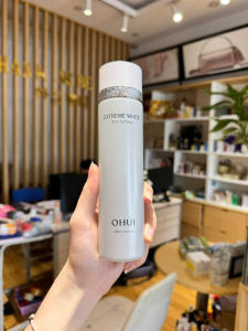 Nước Hoa Hồng Dưỡng Trắng Da Ohui Extreme White Skin Softener (150ml)