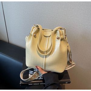 EERSHENSHI  กระเป๋าทรงจีบลายจระเข้แบบใหม่สายสะพายไหล่กว้างหัวเข็มขัดแม่เหล็กหนังนิ่มกระเป๋าสะพายไหล่สะพายข้างแฟชั่นทุกวัน