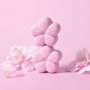 LAIKOU Japan Sakura Bubble Bath Bomb 30g | Niacinamide for Brightening & Even Skin | Moisturizing Body Care | Relaxing Aromatic Bath