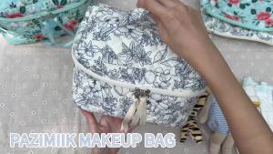 PAZIMIIK Quilted Makeup Bag Large Travel Zipper Soft Cosmetic Case for Women Girls Make UpFlower White