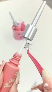 Quick-drying invisible false eyelash adhesive long-lasting and gentle non-irritating.