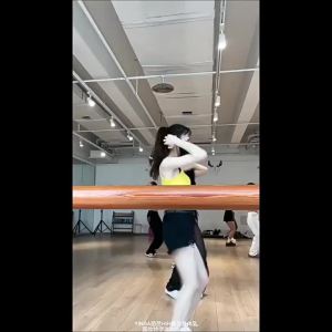 ERICNB  MOMO STORE Yinba Whitening Body Lotion Body Whitening Cream Lightening Hydrating Anti Aging Moisturizing Smoothing Skin Care 150ml2025