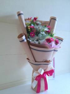 ช่อดอกไม้เงินแบงค์ 20  ของขวัญวันเกิด วาเลนไทน์ งานรับปริญญา