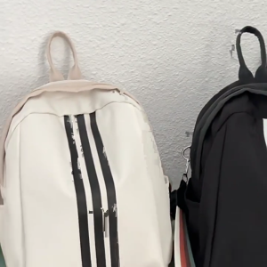 กระเป๋าเป้สะพายหลังเป้สะพายหลังขนาดใหญ่น้ำหนักเบาใช้ได้ทั้งชายและหญิงกระเป๋าเป้สะพายหลังขนาดกว้างขวางทำจากโพลีเอสเตอร์สำหรับเดินทางใช้ในทุกวัน