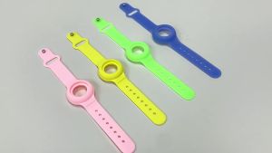 สร้อยข้อมือ AirTag สำหรับเด็ก ดีไซน์การ์ตูนน่ารัก ที่ยึดแท็ก GPS พร้อมสายนาฬิกา ปกป้องข้อมือซิลิโคนอ่อนนุ่มสำหรับ Airtags สำหรับเด็ก