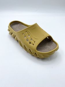 พร้อมส่ง !! รองเท้า Crocs Echo Clog...