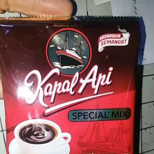 Kopi Kapal Api Isi 10 Sachet Kopi Item Plus Gula Bubuk Kopi Grande Gula Aren Mocha mix