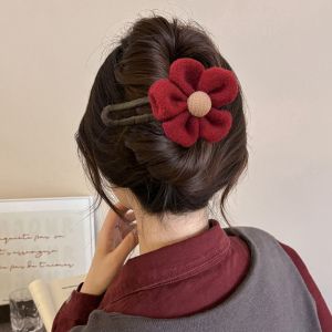 WCYC Large Flower Hair Claw Headwear Plush Flower Duckbill Clip Hair Accessories Hairpin Autumn Winter