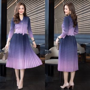 Cutie Minute อก ฟรีไซส์ 30"-62" Pleated เดรสอัดพลีทงานสวยมากค่ะ ผ้ายืดได้เยอะ ผ้าไล่สี ชุดนี้ดีไซส์เก๋มากค่ะเนื้อผ้ามีกริตเตอร์ แต่งด้วยอะไหล่ตรงคอ