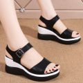 Clarks รองเท้าคัทชูผู้หญิง UN COSMO STEP รองเท้าแตะหนังผู้หญิงคลาสสิก 2614096565. 