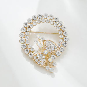 Elegant Crystal Wreath Brooch Pin Rhinestone Floral Brooch for Women Scarf Coat Dress Accessories