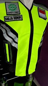 Rompi SAFETY FIRSTrompi proyek rompi kerja rompi lapangan rompi keselamat kerja rompi K3