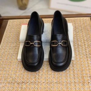2026 New Slip-On Work Leather Shoes For Women Spring Breathable Loafers For Mothers