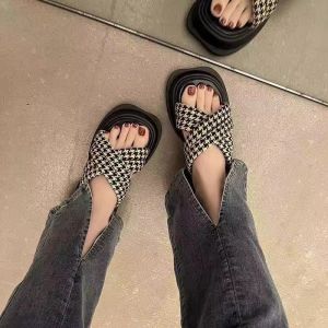 Free Shipping Thick-Soled Sandals For Women New Summer Styles European Design Platform Soles Half-Slipper Style Beach Sandals