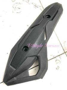 COVER KNALPOT HONDA VARIO 125 150 MODEL AIRBLADE ORIGINAL ANTI LUMER PNP TAMENG KENALPOT VARIO 125 NEW OLD VARIO 150 BARU LAMA ORIGINAL TUTUP KNALPOT HONDA VARIO PROTECTOR MUFFLER HITAM KARBON ANTI PANAS PELINDUNG CARBON PNP VARIO LED INJECTION PNP