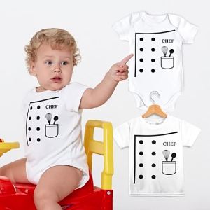 Bộ đồ liền thân cho bé sơ sinh có in tên chất liệu cotton phù hợp cho bé trai và bé gái từ 0-12 tháng dùng làm trang phục theo tháng.
