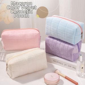 MARGETT Minimalist Plaid Makeup Bag Zipper Closure Multifunctional Plush Storage Bag Portable Large Capacity Travel Toiletry Bag Travel