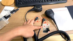 Mic kèm loa bộ đàm Motorola HYT Kenwood Icom...