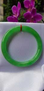 Vòng tay nữ đá cẩm thạch tự nhiên Ngọc Lý Đẹp 54mm x cọng 8mm Màu Xanh Lý tươi sáng bóng mượt đẹp Nữ 53kg - 60kg đeo mệnh Mộc mệnh Hỏa mệnh Thủy có 1100k ạ