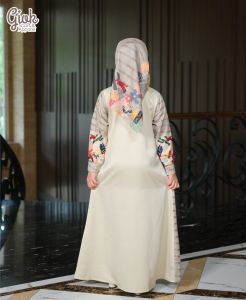 SKYSHOP HIJAB NEW HANNAH SCARF BY GIOK KERUDUNG SEGIEMPAT BAHAN VOAL PREMIUM MOTIF PRINT CANTIK LUCU