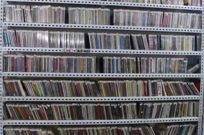 CD Music ซีดีเพลง ซีดีแท้ กล่องละ 100 แผ่นสุ่ม พร้อมกล่อง ป๊อป ร็อค โฟล์ค แร็ป ฯลฯ (รวมอัลบั้ม)