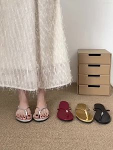 Korean-Style Silver Thin-Strap Flip-Flops For Women Fashionable Soft-Soled Beach Sandals For Summer Non-Slip Slippers