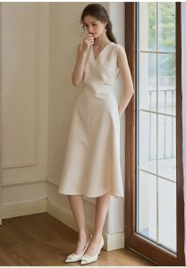 Đầm Liền Thân Dáng A Thanh Lịch Kèm Áo Khoác Blazer Lửng Tông Kem Beige Nhẹ Nhàng