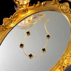 Kalung Titanium Wanita Rantai Clover Hitam Rose Gold Kalung Wanita Korea Viral Terbaru