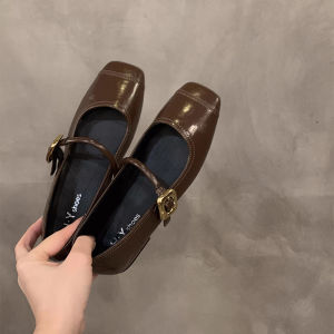 【เร็วสุดๆ~⚡ส่งจากกรุงเทพ 】ของแท้ 100%🌈 ​​​​​​​รองเท้า Mary Jane ทรงหัวเหลี่ยม พื้นเรียบ ดีไซน์หัวเข็มขัดป้องกันการตก คลาสสิกสีดำและน้ำตาล ทันสมัยและใช้งานได้หลากหลาย