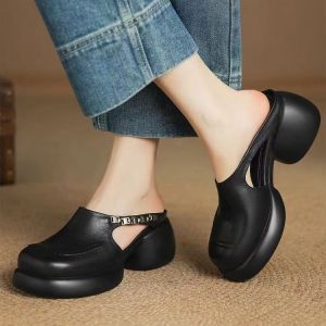 Trùm Đầu Đế Dày Trung Bình Kéo Mát Bên Ngoài Đi Giày Cao Gót Kiểu Mới Nút Kim Loại Mùa Hè.