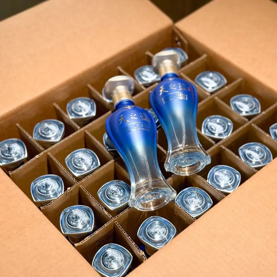 【中国白酒】盈天下（YING TIAN XIA） SG Stock] Tian Zhi Lan Sky Blue Baijiu 42% 洋河天之蓝42度白酒