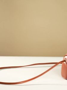 2025 New stylish and exquisite top-layer cowhide small shoulder bag for women Genuine leather trendy shoulder and crossbody small bag