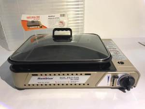 HOMELUX PORTABLE DEEP GRILLPAN AND STEAMBOAT GAS STOVE / COOKER HP-9000 GRILL PAN POT PORTABLE BUTANE GAS COOKER STOVE TEPANYAKI DAPUR GAS for Camping Hiking Picnic
