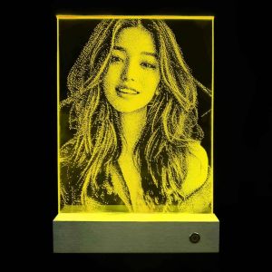 生日礼物送女生定制玻璃锤子画非遗琉璃画雕刻送女友情人节纯手工Birthday gift for a girl - custom-made glass hammer with an engraved traditional intaglio glass painting. For your girlfriends Valentines Day a purely handmade product.