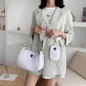 LHSunshine Sale กระเป๋าถือสำหรับผู้หญิง แต่งสายโซ่คล้อง มาพร้อมกระเป๋าใบเล็กอีก 1 ใบ คุ้มสุด สไตล์เกาหลี จะถือหรือสะพายได้หมด 2in1 ไปเลย ใส่ของได้เยอะน้า กดตุ่มด่วน