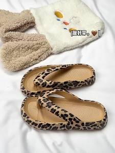 [Free Shipping] Thick-Soled Flip-Flops For Women Perfect For Summer Wear A Must-Have For Beach And Seaside And Designed To Be Non-Slip