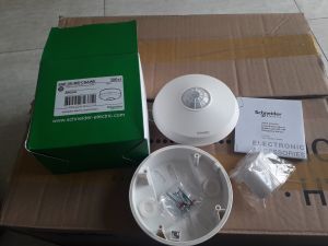 Cảm biến hồng ngoại SAE-UE-MS-CSAWE Schneider cảm biến chuyển động SAE_UE_MS_CSAWE