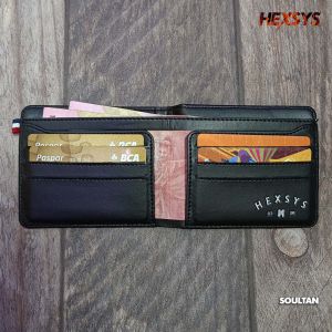 Bossque X Hexsys - Soultan Dompet Pria Original | Dompet Lipat Kartu Dompet Kulit PU Cowok Distro Pria & Wanita Dompet Kulit PU Keren Terbaru Varsity Sunmori