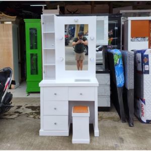 Meja Rias Lampu Termurah