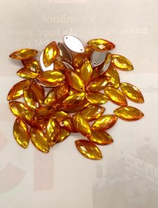 Nút nhựa có lổ khâu 2 phân . 10k- 12 nút