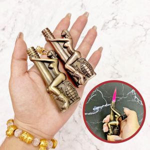 Bật Lửa Gas Khè Kim Loại Hình Cô Gái có 2 Mẫu để chọn