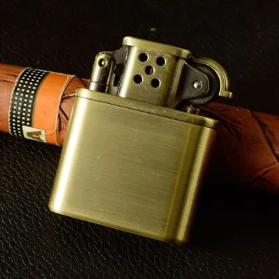 Gratis Ongkir ! Mancis Korek Api Lighter Full Besi Batik Metal Embouse Ukir Isi Ulang Gas Umum - Batik