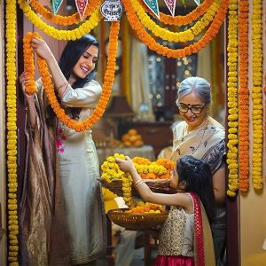 【2-Day Delivery】Deepavali Marigold Decorations Garland Indian-style Diwali Decoration Toran Mala item with Locong Daun Combination Flower String Pooja Home Backdrop