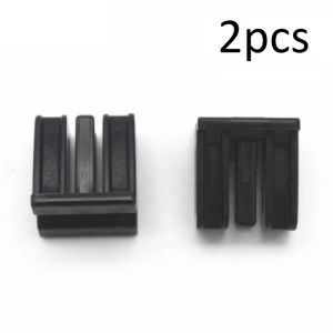 Set 2 kẹp cần gạt nước cho xe hơi Nissan 66820-9N00A  chốt  đinh tán nhựa cho ô tô