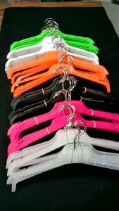 gantungan hanger 282 warna harga jual lusinan