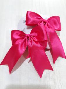 โบว์ติดผมนักเรียน สีขาว สีน้ำเงิน สีกรมท่า หลากสี ผ้ามัน คูละ 20 บาท ริบบิ้นผ้าซาติน