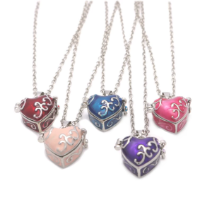 Vintage Brass Heart Resin Locket Necklace with Storage Compartment Adjustable Clavicle Chain Accessories for Women